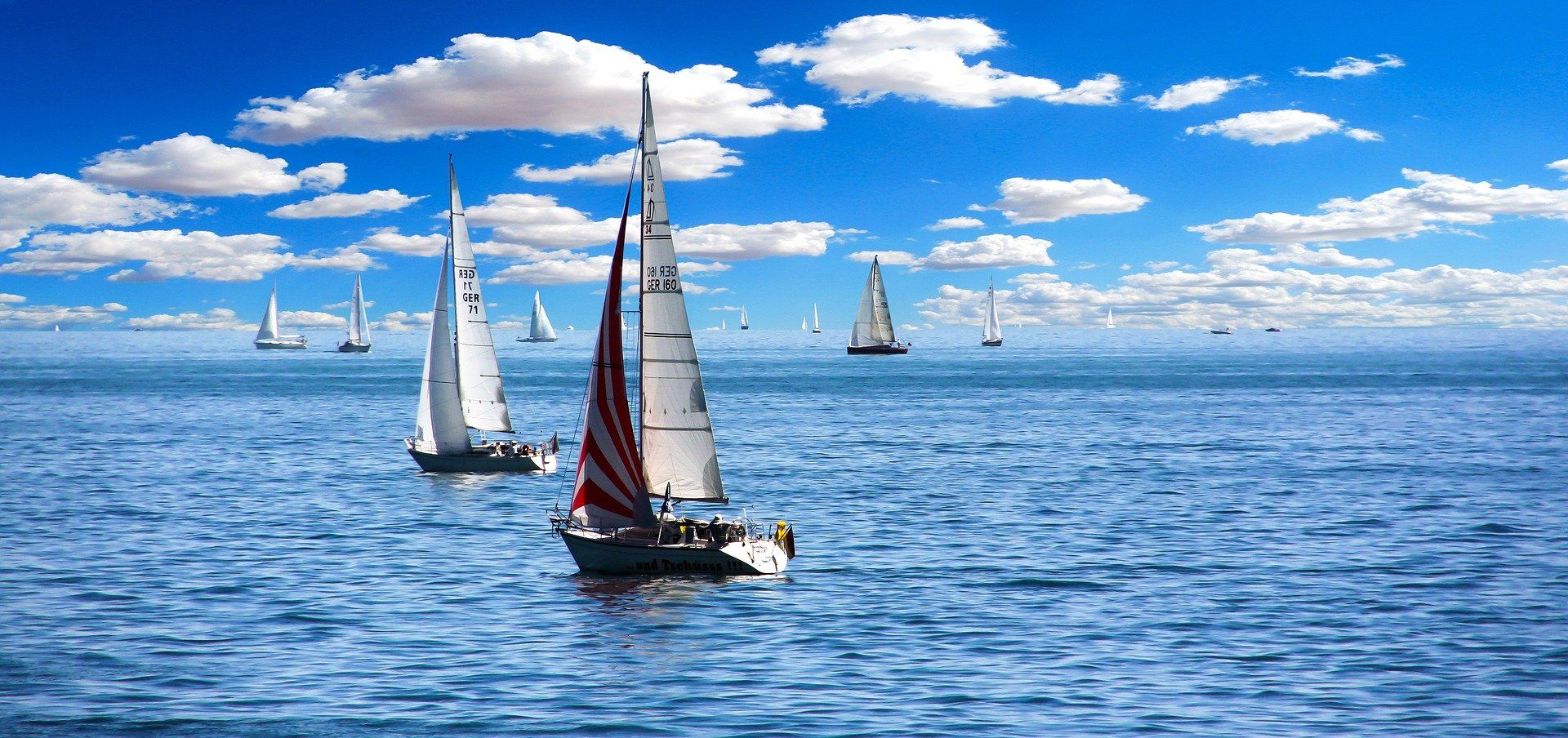 Sailing yachts 