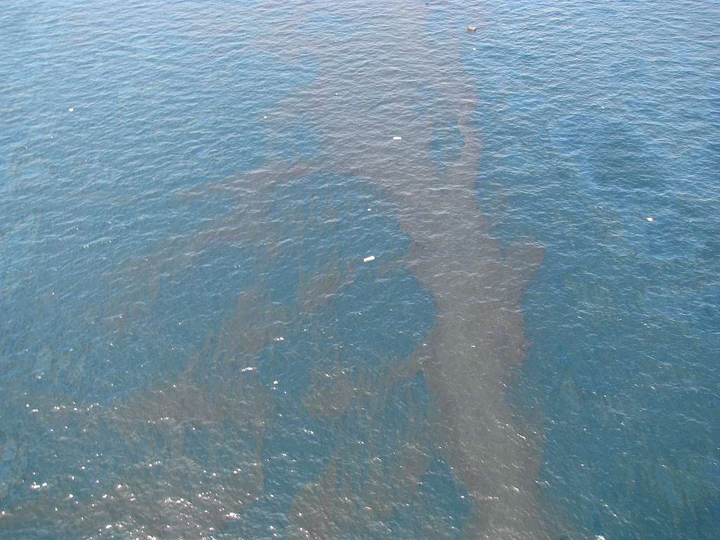 Oil spillage in the sea