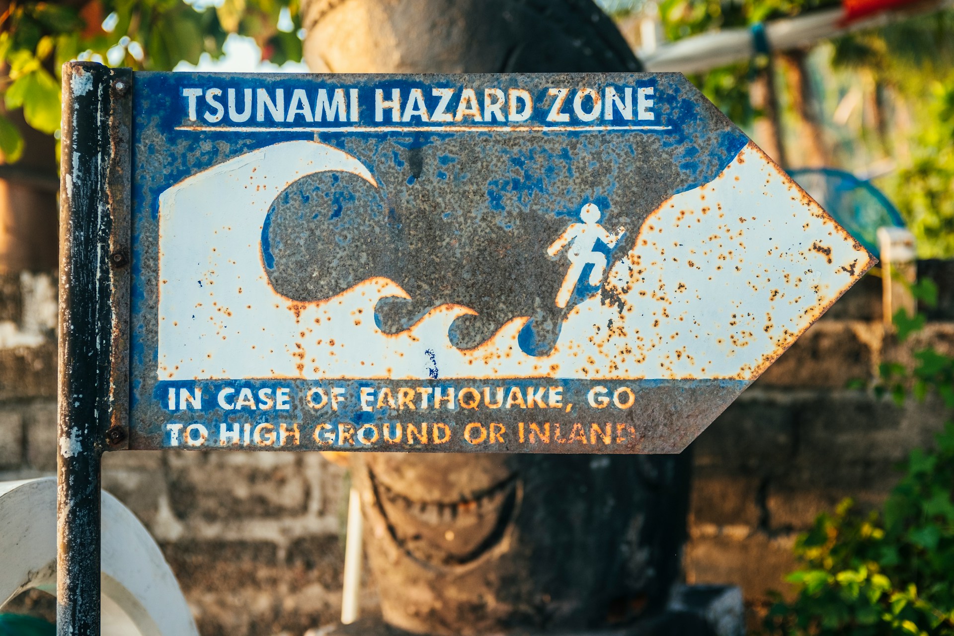 a tsunami warning sign