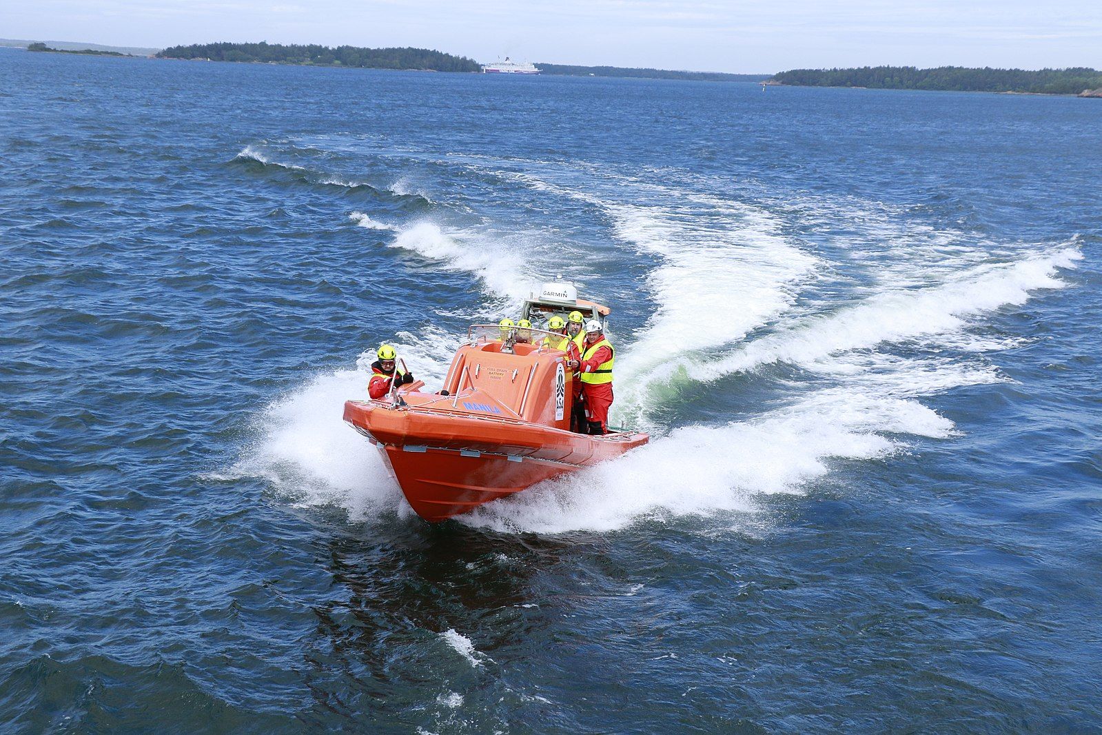 seafarers in speed boat
