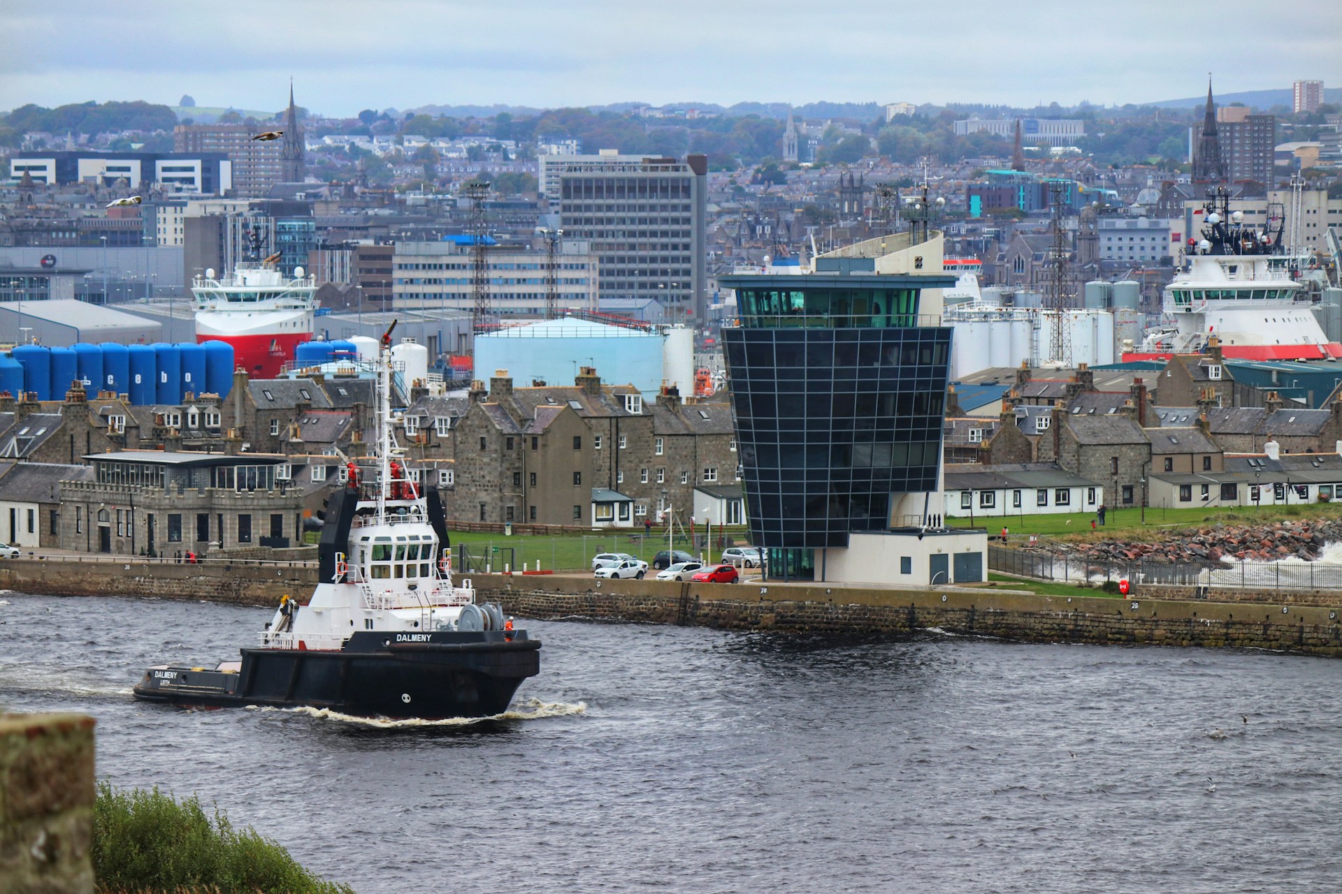 a boat arriving into Aberdeen port